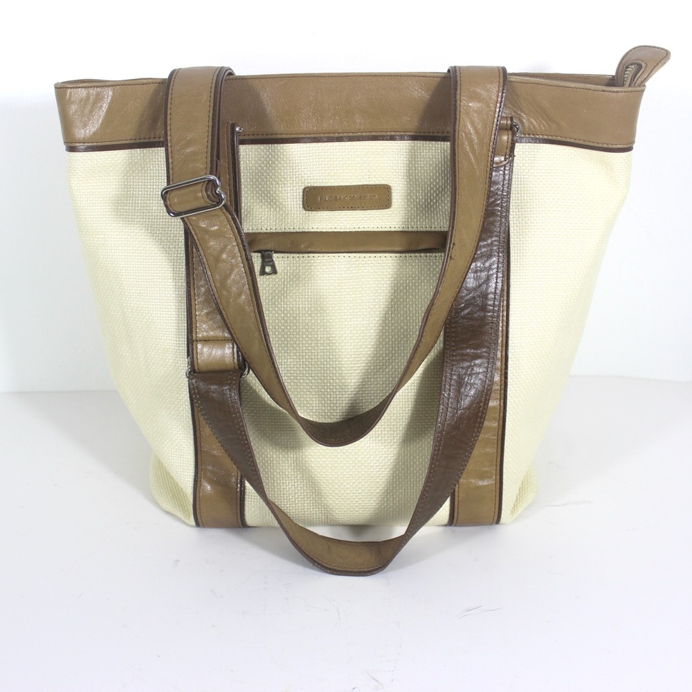Cream Straw and Tan Leather Tote Bag Nearly New Pockets and Key Chain